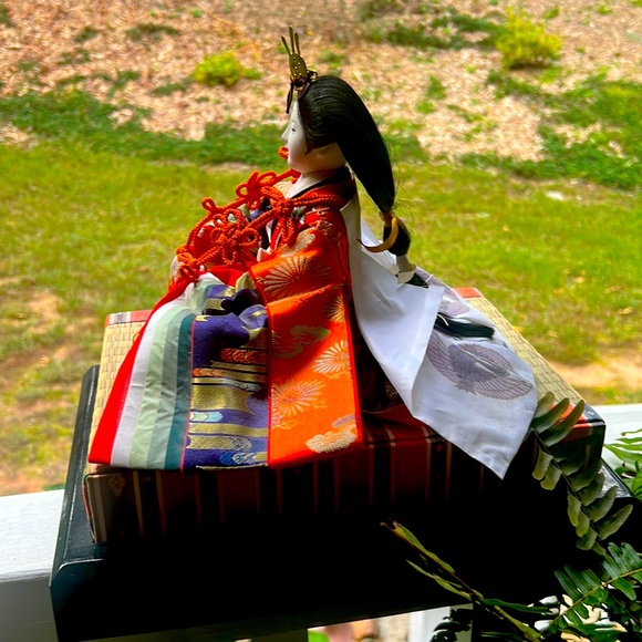 Japanese Princess Figurine - Picture 3 of 5